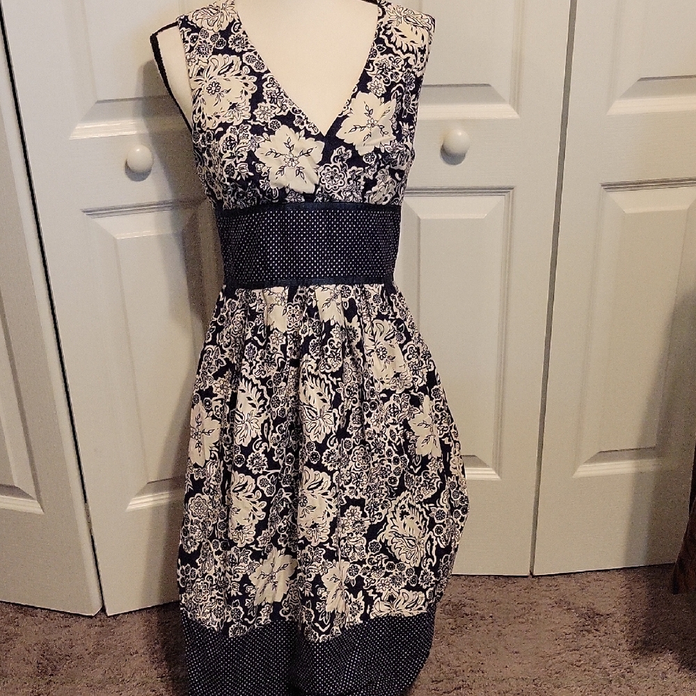 Chadwicks Floral Black and White Dress Size 6/ Small